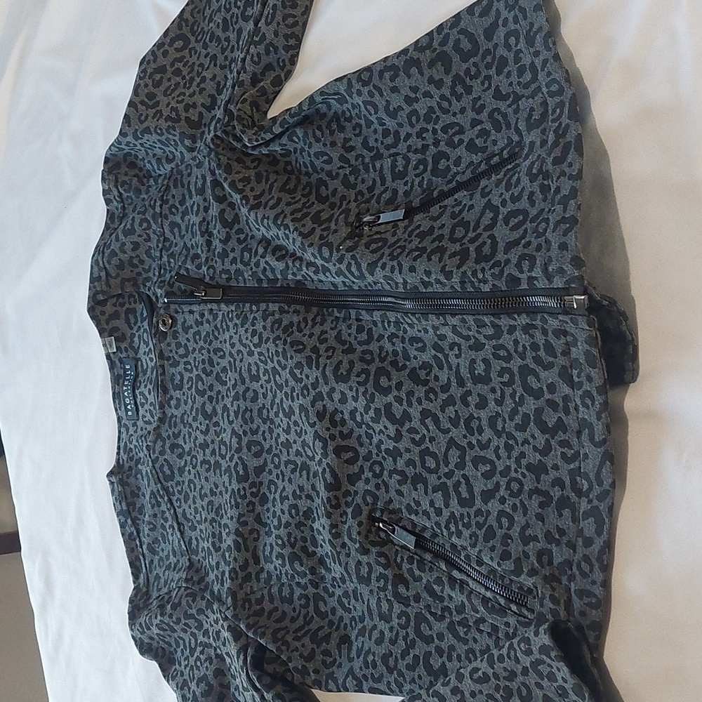 Bagatelle Gray And Black Leopard Print Jacket .Stylish And Comfy .Size Small .